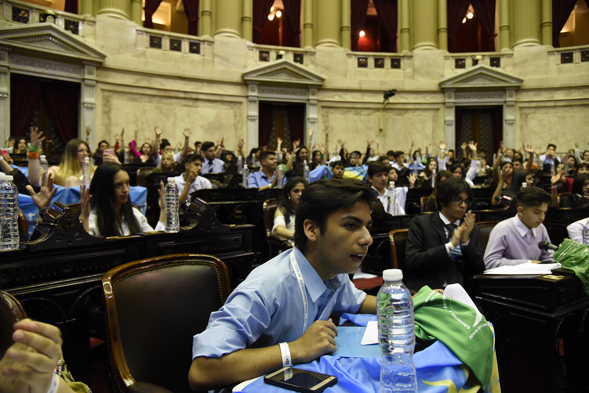 Galeria de imagenes de la noticia ESTUDIANTES SECUNDARIOS DE TODO EL PAÍS SESIONARON EN EL CONGRESO DE LA NACIÓN
